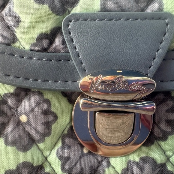 EUC, Vera Bradley Nomadic Blossoms Quilted Floral Women's Wristlet - Picture 2 of 7